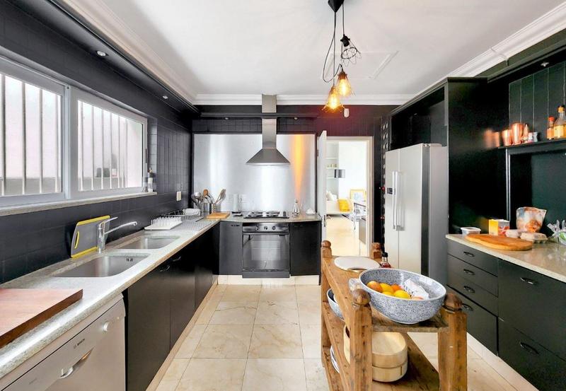 5 Bedroom Property for Sale in Bantry Bay Western Cape